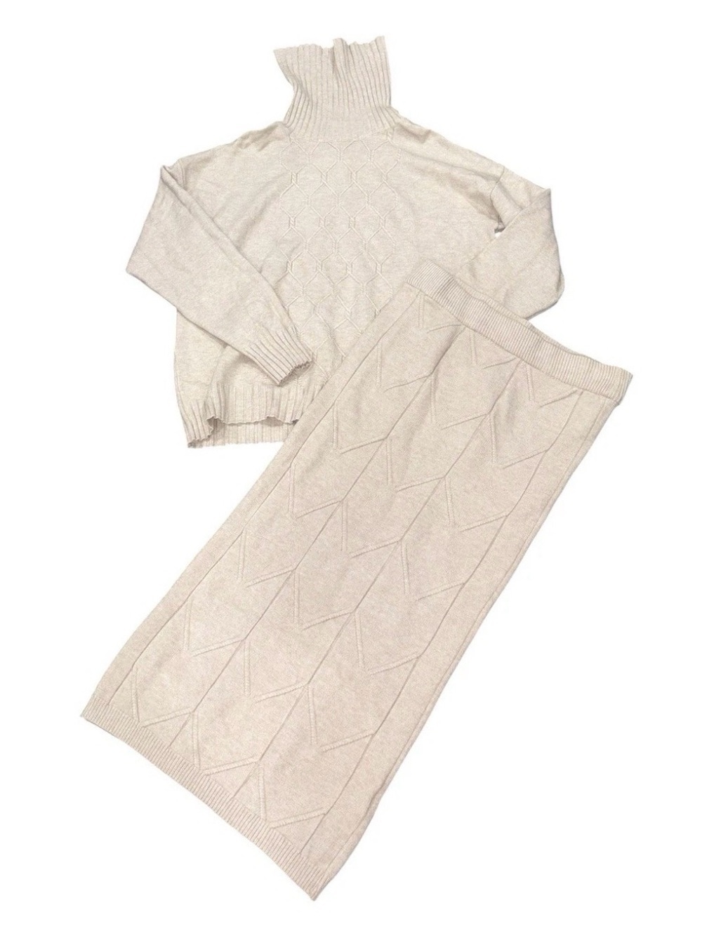 NWT Boutique Cream Cable-Knit Turtleneck Sweater and Skirt Set One Size